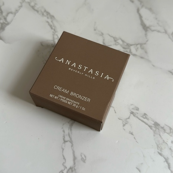 Anastasia Beverly Hills cream bronzer - Picture 1 of 2